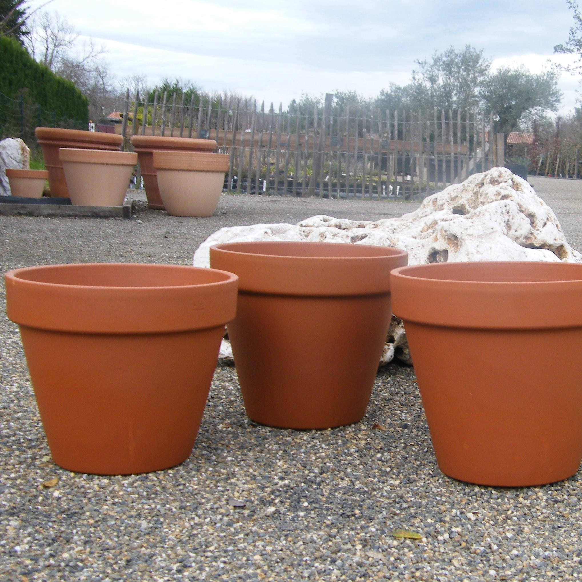 Poteries Van der Gucht terre cuite de qualité à la Pépinière de l’Airial Landes