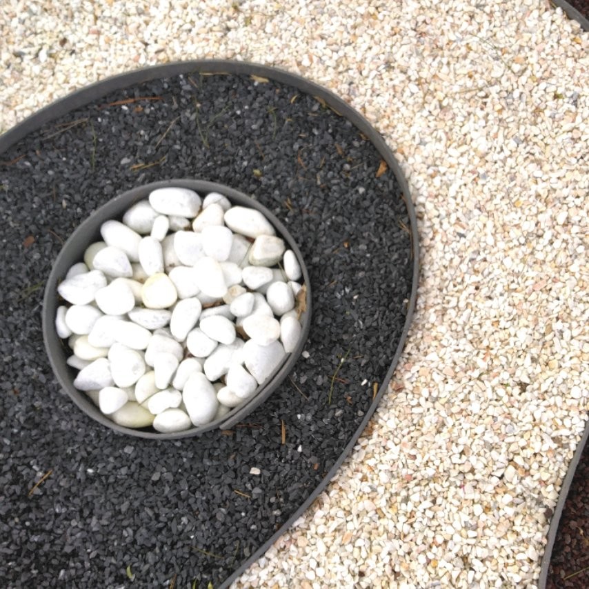 Service aménagement plantation arbres, arbustes, massif et bordure.